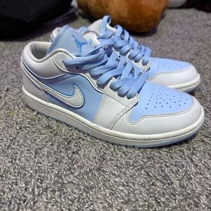 Nike Air Jordan Low reverse ice blue